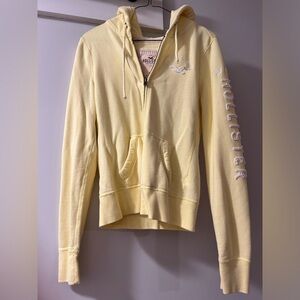 Size medium yellow Hollister hoodie
